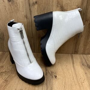 BP Marley White Platform Croc Print Ankle Boots Front Zip Block Heel Size 8.5 M